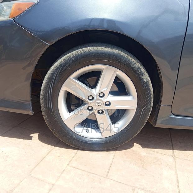 Toyota Camry 2014 Gray