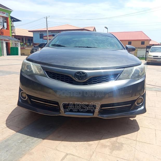 Toyota Camry 2014 Gray