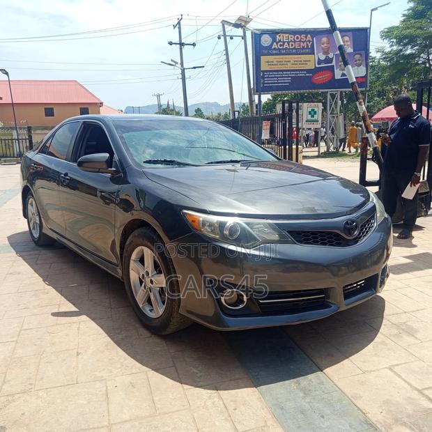 Toyota Camry 2014 Gray