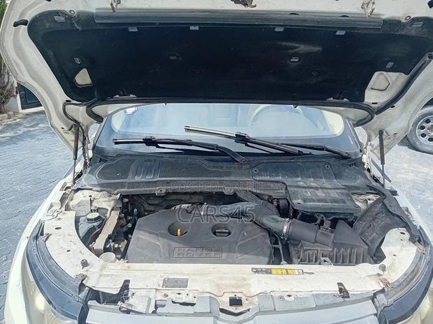 Land Rover Range Rover 2014 White