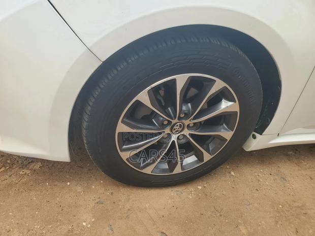 Toyota Avalon Limited FWD Sedan (3.6L 6cyl 6A) 2016 White