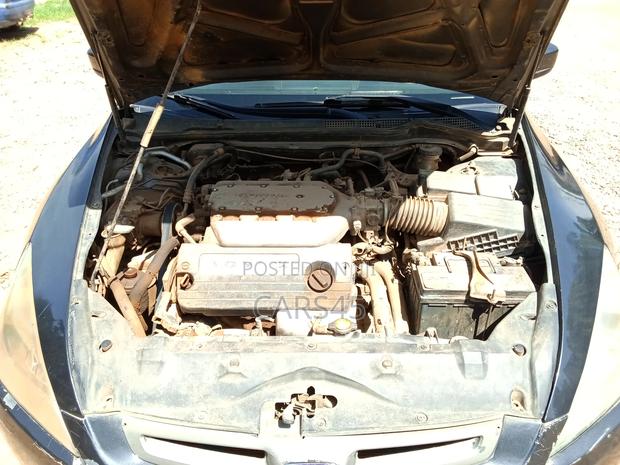 Honda Accord 2004 Gray