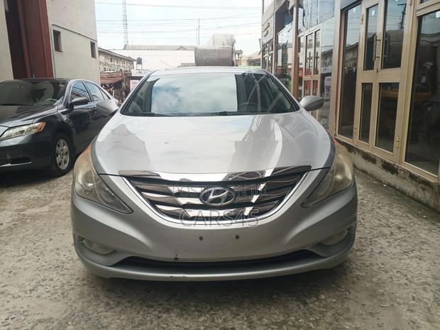 Hyundai Sonata GLS Sedan FWD (2.4L 4cyl 6A) 2011 Silver