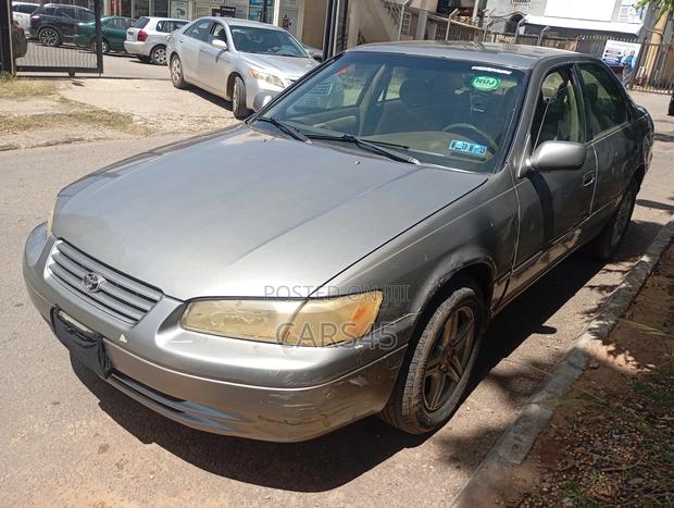 Toyota Camry 1998 Gray