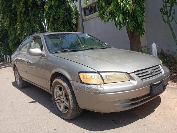 Toyota Camry 1998 Gray