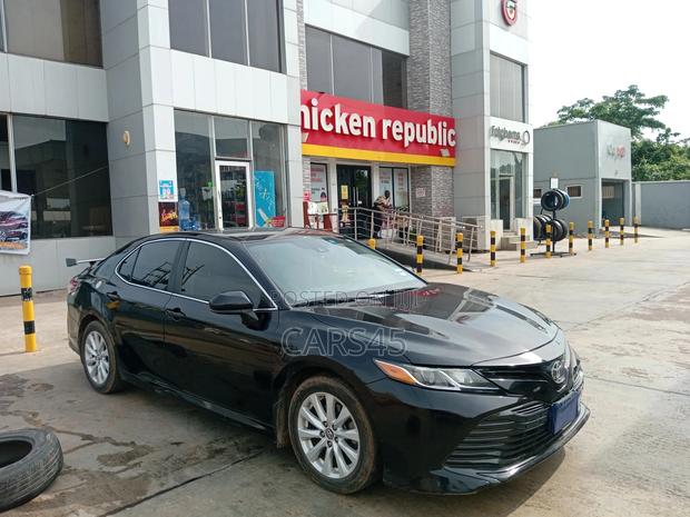 Toyota Camry 2019 Black