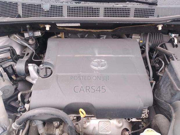 Toyota Sienna 2011 Gray