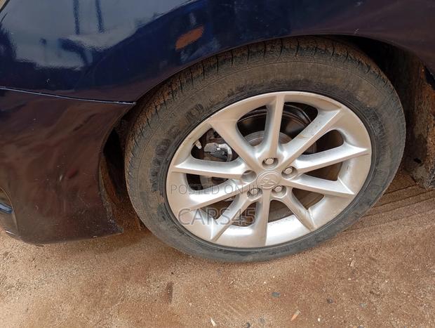 Toyota Matrix Hatchback FWD (1.8L 4cyl 5M) 2009 Blue