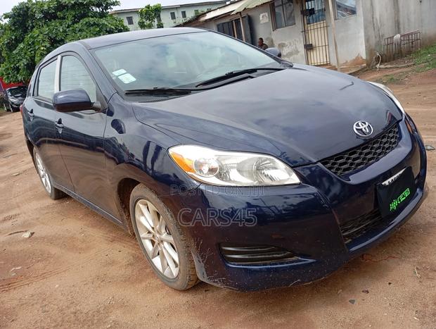 Toyota Matrix Hatchback FWD (1.8L 4cyl 5M) 2009 Blue