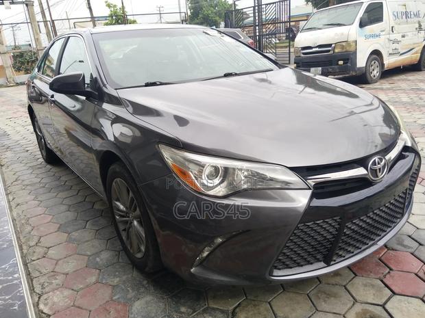 Toyota Camry 2016 Gray