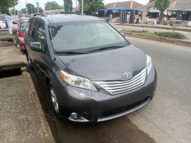 Toyota Sienna 2014 Gray