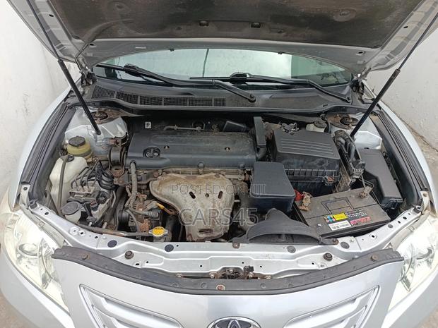 Toyota Camry 2009 Silver