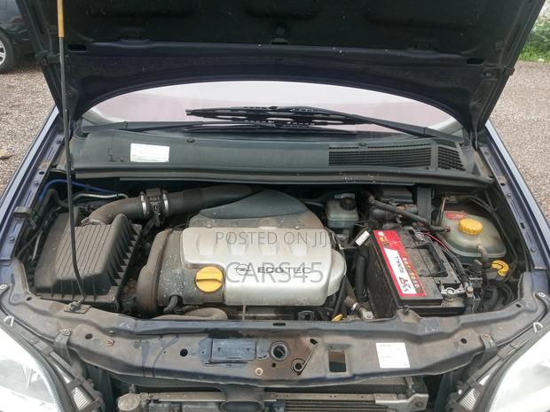 Opel Zafira 2001 Blue