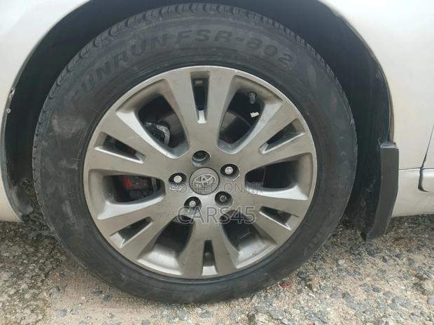 Toyota Avalon XLS 2006 Silver