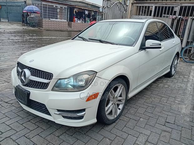 Mercedes-Benz C300 Sport 4Matic Sedan AWD (3.5L 6cyl 7A) 2013 White