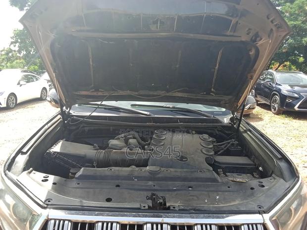 Toyota Land Cruiser 2010 Black