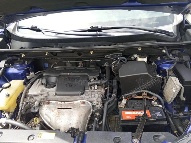 Toyota RAV4 LE 4dr SUV (2.5L 4cyl 6A) 2015 Blue