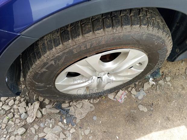 Toyota RAV4 LE 4dr SUV (2.5L 4cyl 6A) 2015 Blue