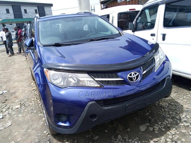 Toyota RAV4 LE 4dr SUV (2.5L 4cyl 6A) 2015 Blue