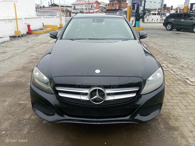 Mercedes-Benz C300 2016 Black
