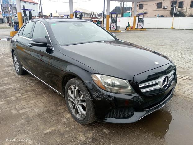 Mercedes-Benz C300 2016 Black
