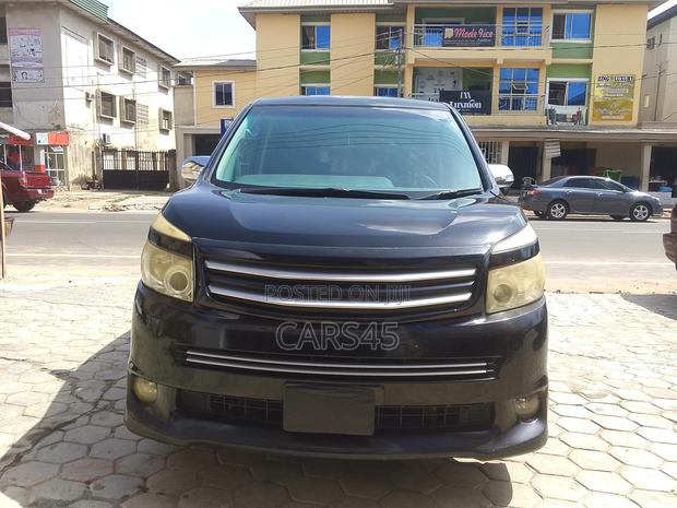 Toyota Voxy 2009 Black