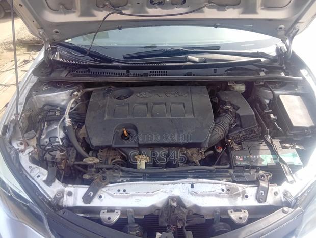 Toyota Corolla 2015 Silver