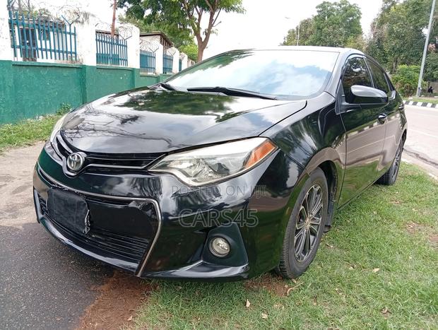 Toyota Corolla 2015 Black