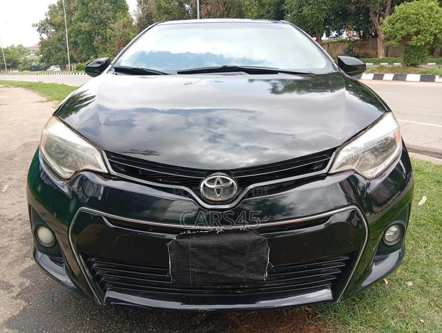 Toyota Corolla 2015 Black
