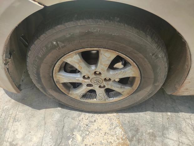 Toyota Sienna 2009 Gold