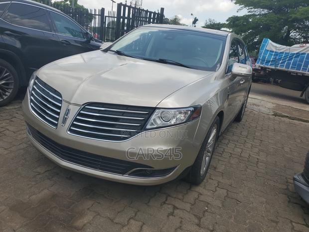 Lincoln MKT 3.5L AWD Elite 2017 Gold