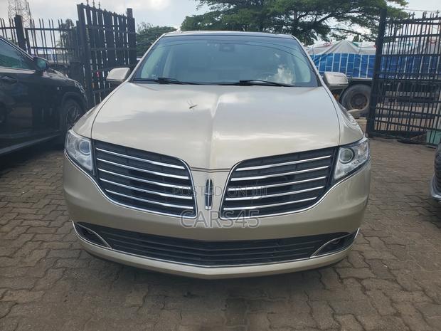 Lincoln MKT 3.5L AWD Elite 2017 Gold