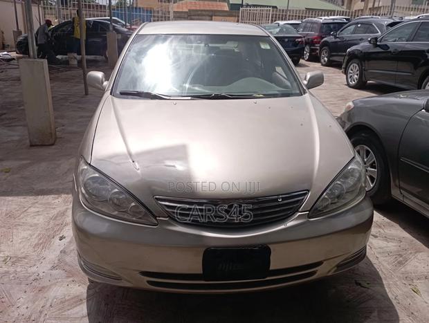 Toyota Camry 2003 Gold