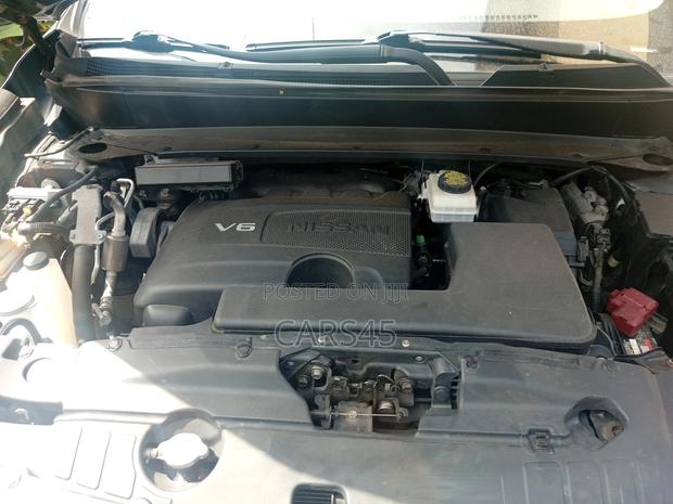 Nissan Pathfinder 2018 Gray
