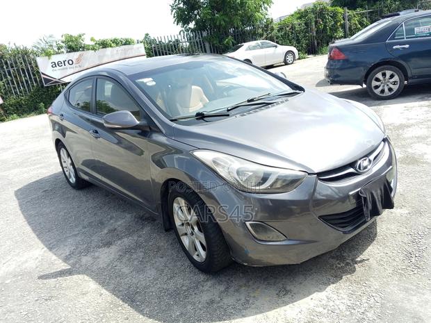 Hyundai Elantra GLS Sedan FWD (1.8L 4cyl 6A) 2013 Gray