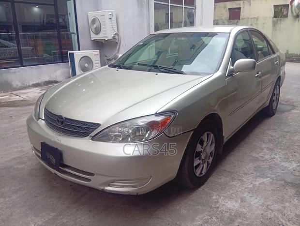 Toyota Camry 2004 Silver