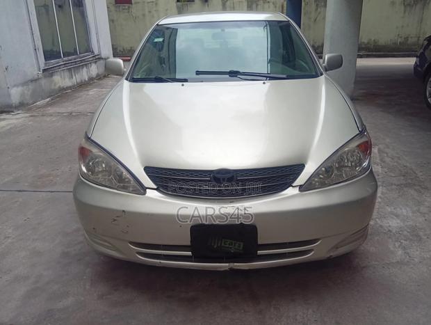 Toyota Camry 2004 Silver