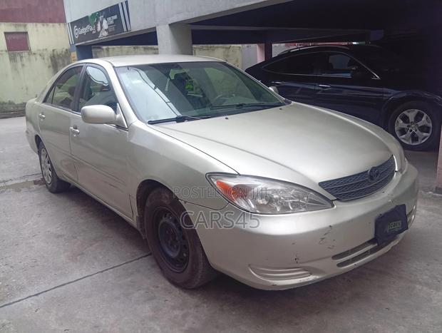 Toyota Camry 2004 Silver