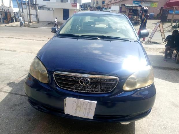 Toyota Corolla 2004 Blue