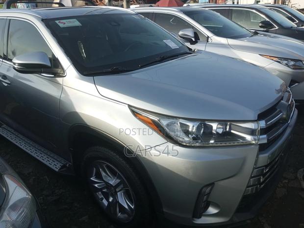 Toyota Highlander 2017 Silver