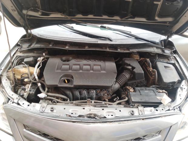 Toyota Corolla 2009 Gray