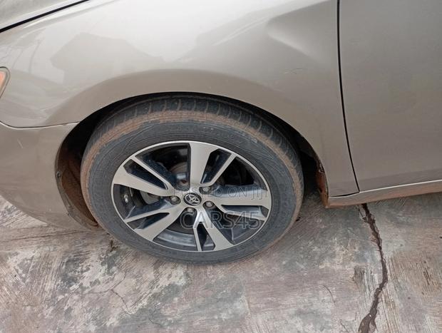 Toyota Camry 2008 Gold