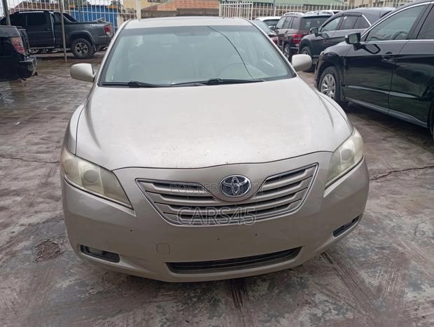 Toyota Camry 2008 Gold