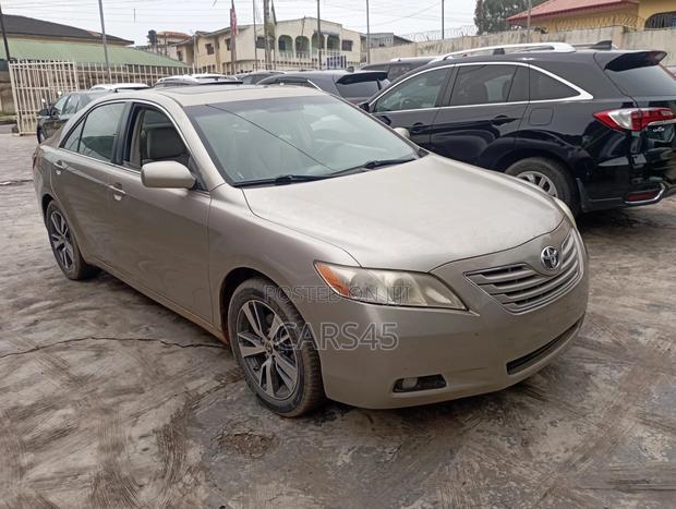 Toyota Camry 2008 Gold