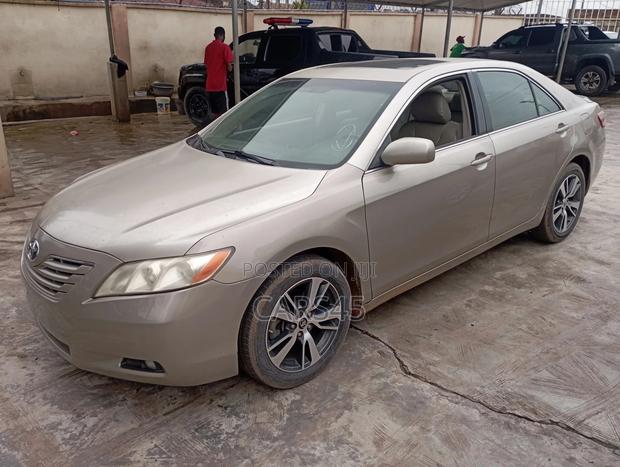 Toyota Camry 2008 Gold