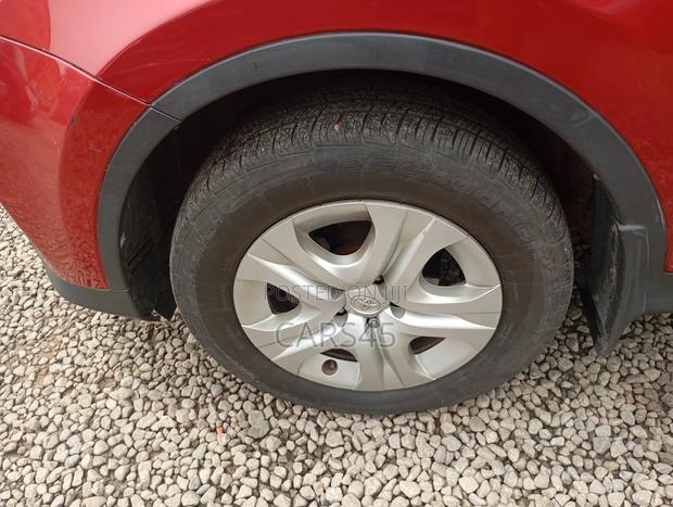 Toyota RAV4 2014 Red