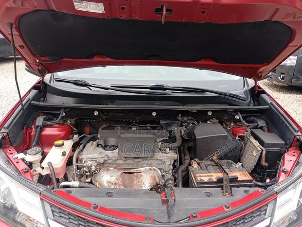 Toyota RAV4 2014 Red