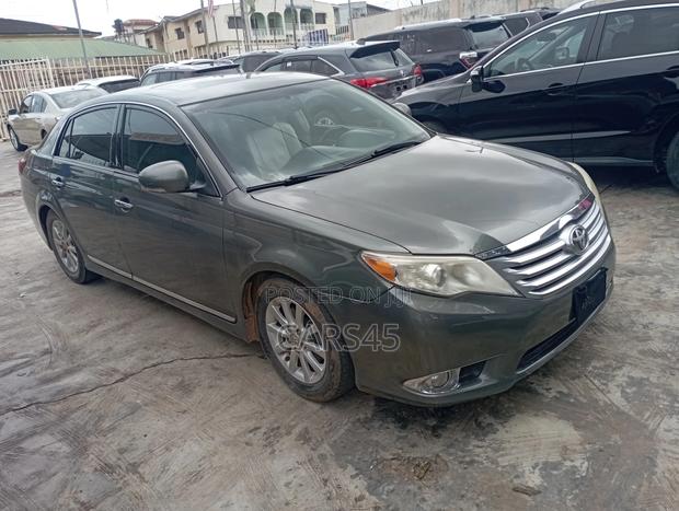 Toyota Avalon 2012 Gray