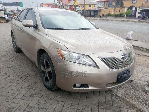 Toyota Camry 2007 Gold