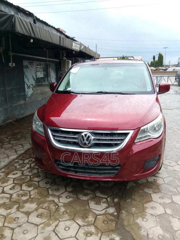 Volkswagen Routan 2014 Red